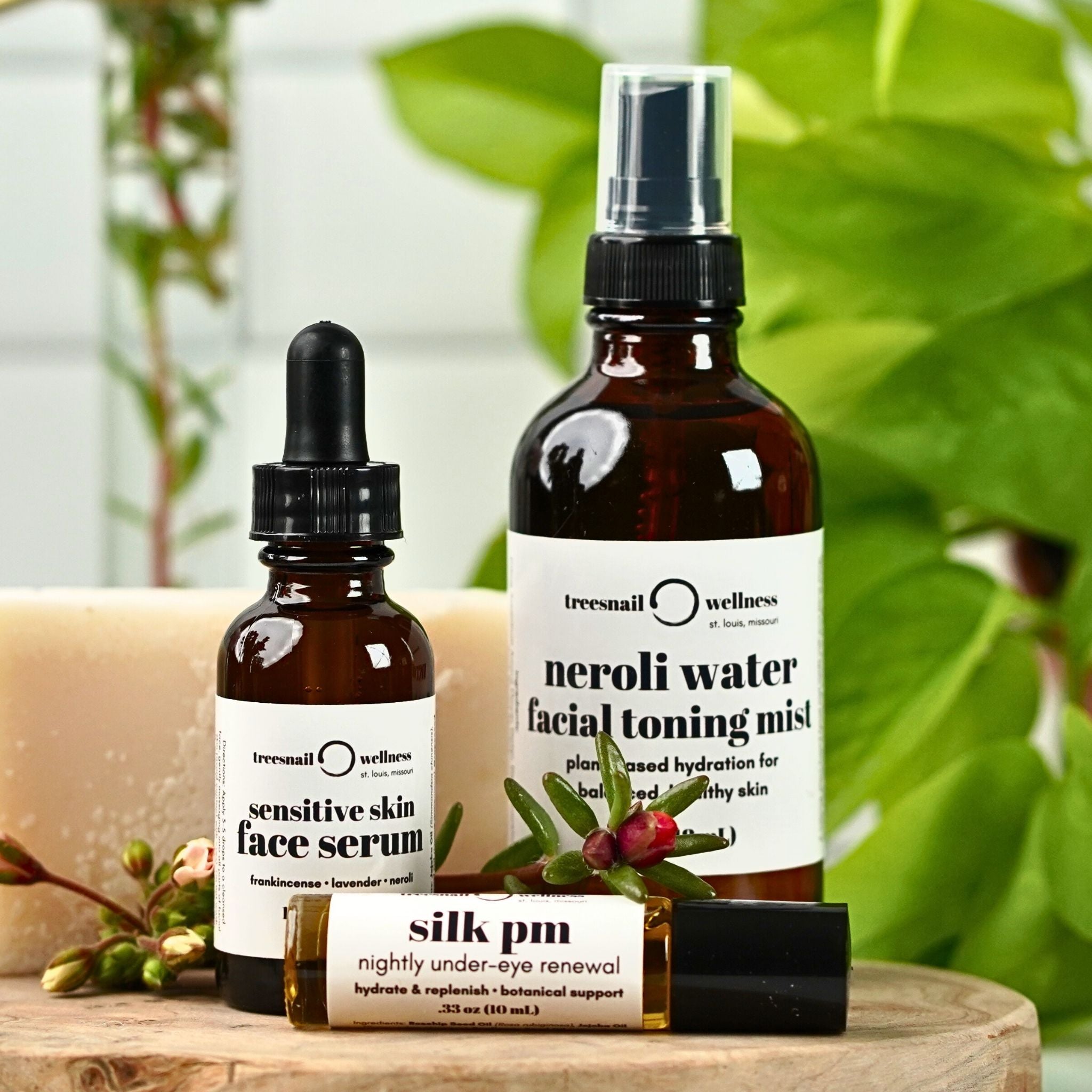 Photo inspiration: Visual Reference: Sensitive Skin Skincare Set Gentle Botanical Routine