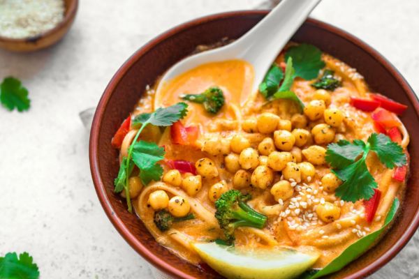 chickpeas, noodles, broth, vegetables, parsley