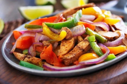 chicken with bell peppers and onions with seasoning